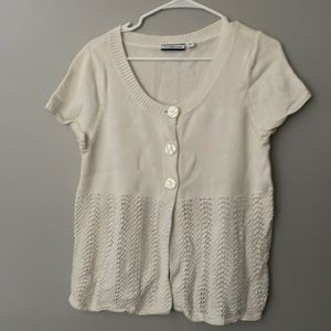 Croft & Barrow medium 3 button knit cardigan in very nice condition. Cream